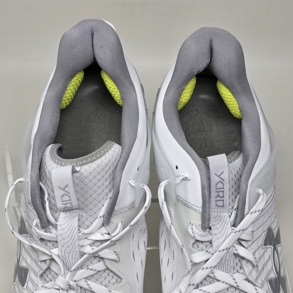 Under Armour 3025592-100 Yard Low Baseball Metal Cleats White Grey Size 16 New - Picture 10 of 10